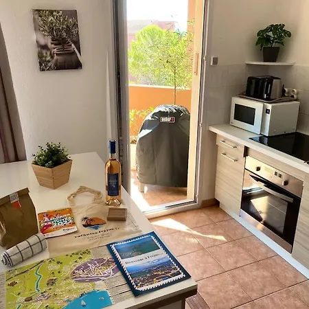 Coeur De Frejus, 3 Pièces Climatisé Avec Piscine, Terrasse, Barbecue