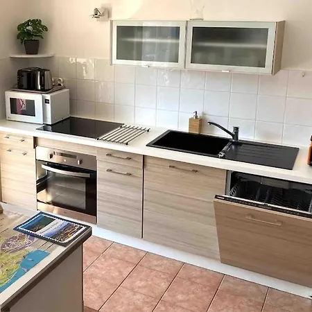 Coeur De Frejus, 3 Pièces Climatisé Avec Piscine, Terrasse, Barbecue Fréjus