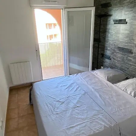 Coeur De Frejus, 3 Pièces Climatisé Avec Piscine, Terrasse, Barbecue Apartamento Fréjus