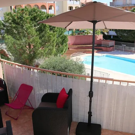 Coeur De Frejus, 3 Pièces Climatisé Avec Piscine, Terrasse, Barbecue Fréjus