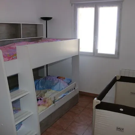Coeur De Frejus, 3 Pièces Climatisé Avec Piscine, Terrasse, Barbecue Fréjus