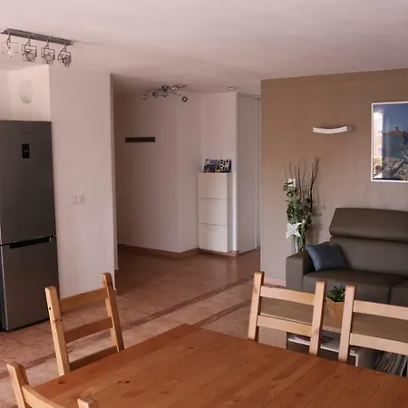 Coeur De Frejus, 3 Pièces Climatisé Avec Piscine, Terrasse, Barbecue Apartamento