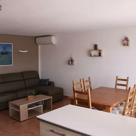 Coeur De Frejus, 3 Pièces Climatisé Avec Piscine, Terrasse, Barbecue *